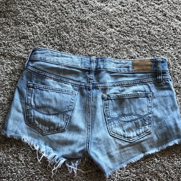 COPY - Abercrombie Boyfriend Style Denim Shorts - Picture 2 of 2